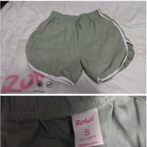 Romwe shorts nwot